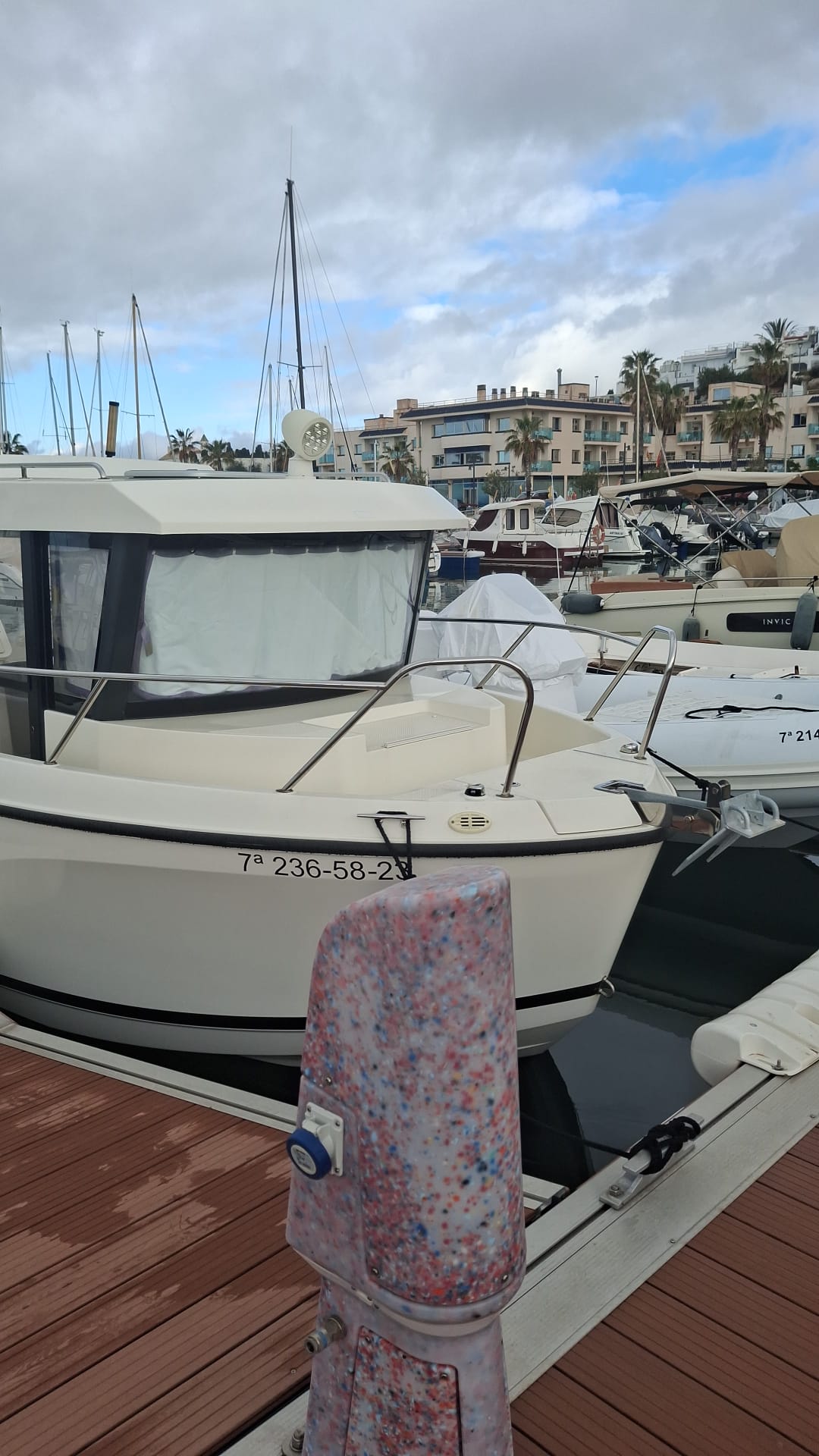 Quicksilver 705 PILOTHOUSE